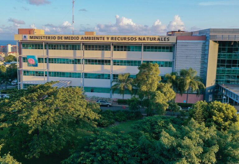 Haitianos hieren guardaparques y le robaron la escopeta en Los Haitises