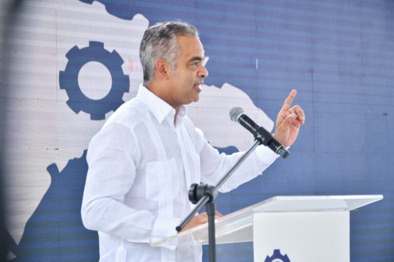 Gobierno llevará Plan Nacional de Viviendas Familia Feliz a la provincia Hato Mayor