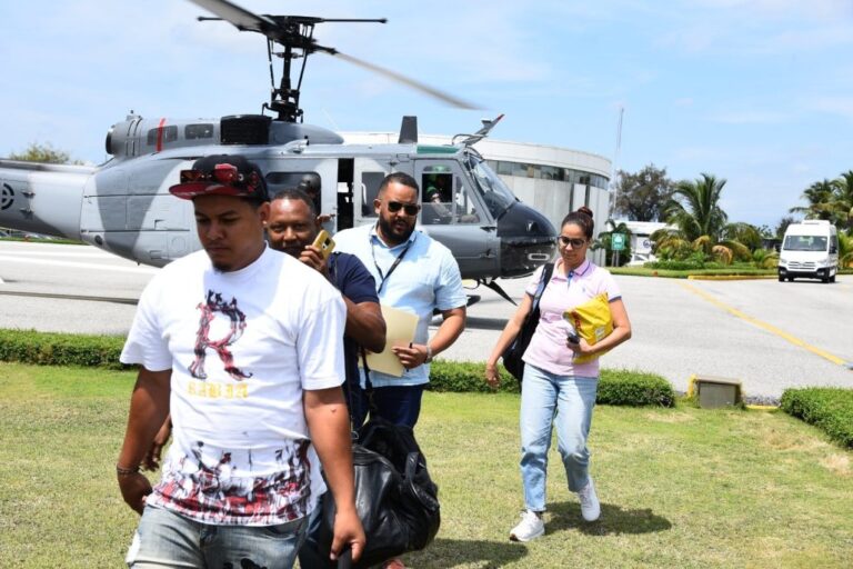 Dominicanos residentes en Haití continúan evacuando ese país con ayuda del Gobierno dominicano #FVDigital