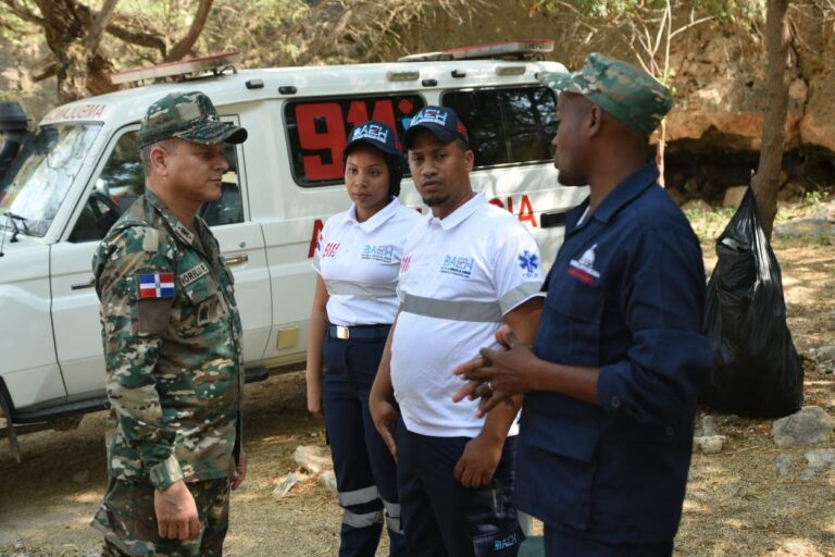 Comandante de la Armada supervisa operativo de seguridad Semana Santa 2024 en el Sur