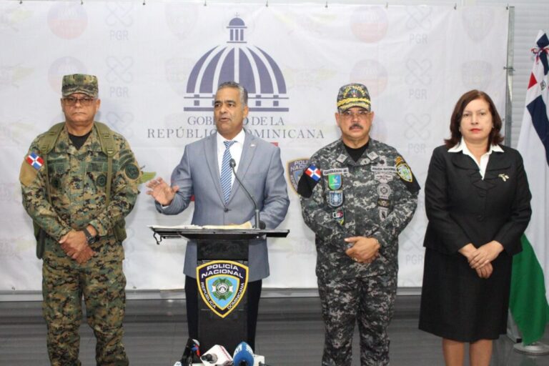 Policiales: Operatividad contra el delito y la violencia logra sacar de las calles cerca de 2,000 armas de fuego en los últimos cuatro meses. – Policía Nacional Dominicana