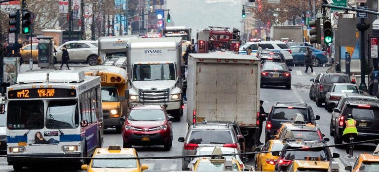 Respaldan plan para cambiar carriles en la segunda avenida