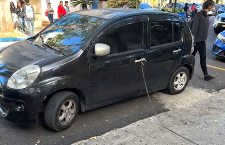 A un estudiante en la UASD