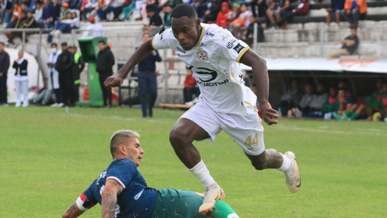 Murió el futbolista colombiano de 24 años Guillermo Denis Beltrán en un entrenamiento en Bolivia