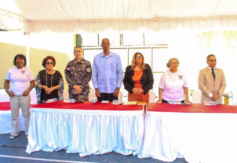 Policiales: Policía Nacional ofrece apoyo a jóvenes en la Semana Deportiva en centro docente del Distrito Nacional. – Policía Nacional Dominicana