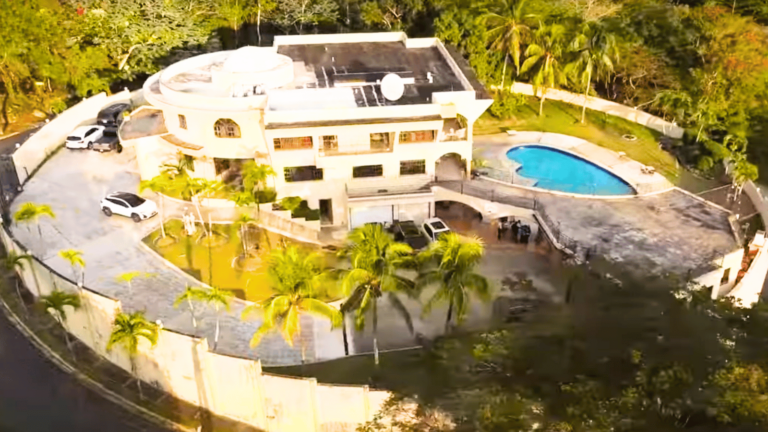 Dentro de la mega casa de Johnny Ventura (video)   #FVDigital