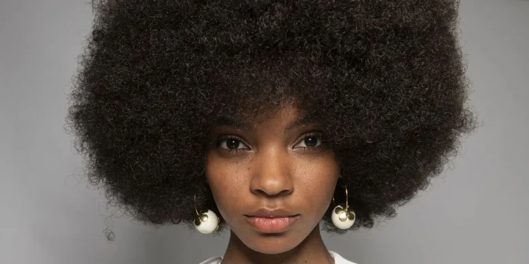 Franceses aprueban ley que castiga discriminar los afros #FVDigital