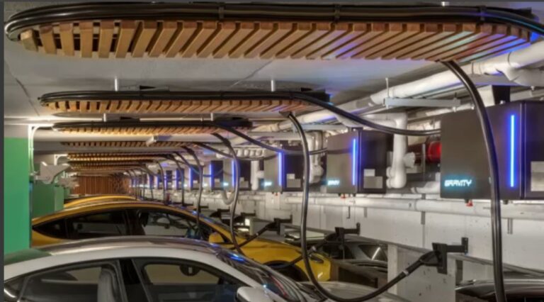 Abren un nuevo centro de carga de vehículos en Manhattan