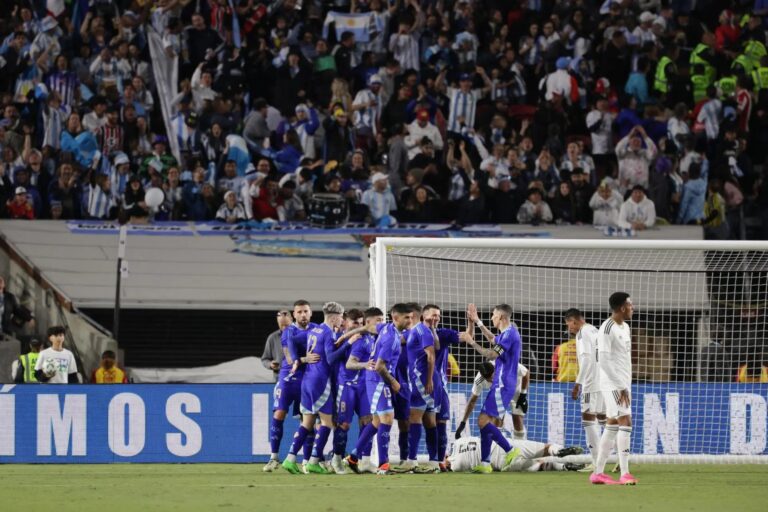 Argentina saca su orgullo, supera susto y sin Messi doblega a Costa Rica