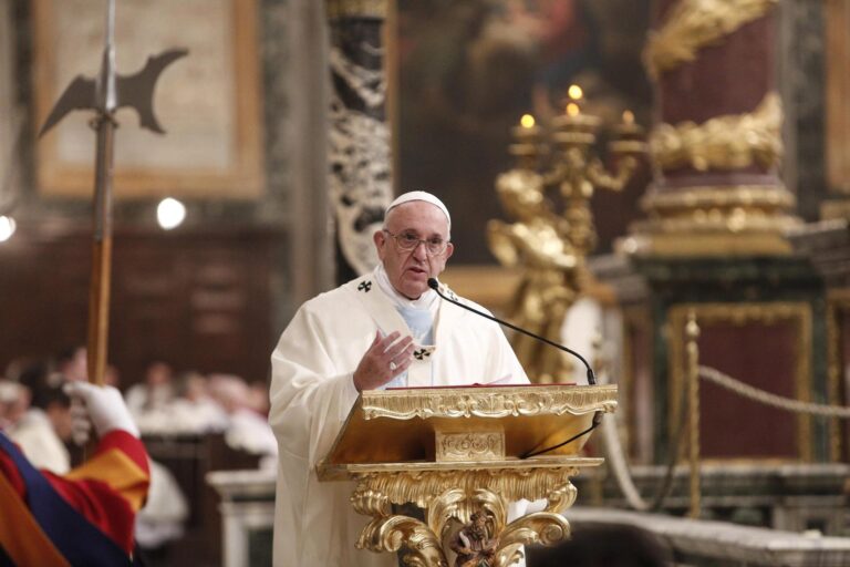 El papa pide hacer de la Iglesia “un lugar cada vez más seguro para los menores”
