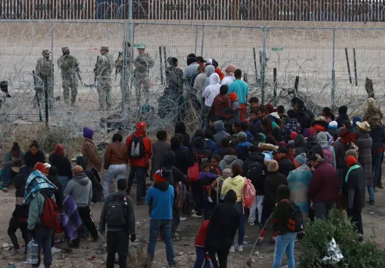 La Guardia Nacional de Texas desbordada por migrantes #FVDigital