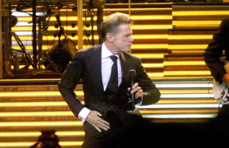 Luis Miguel ocupa el número 1 en la lista de Artistas Pop de Bloomberg, superando a Taylor Swift