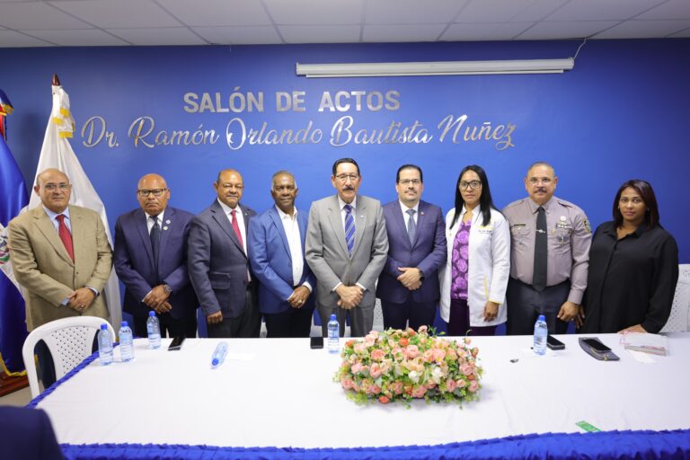 Pensionados de la policía serán utilizados para reforzar seguridad de hospitales del SNS