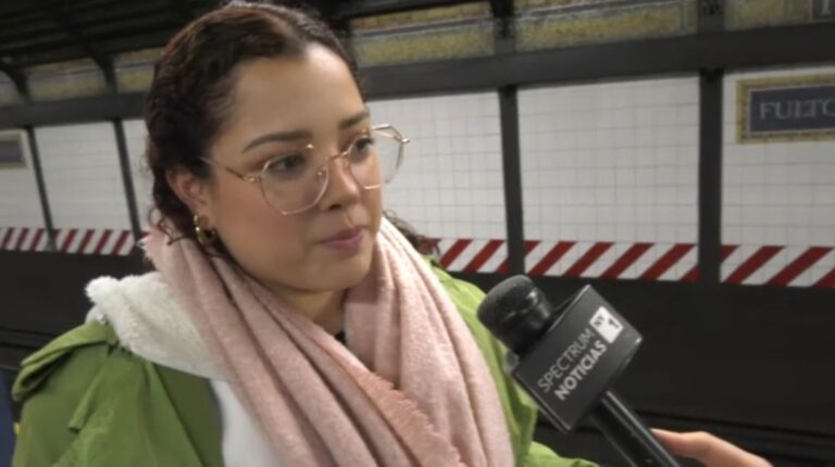 Arrestan al sospechoso de empujar a su pareja a los rieles