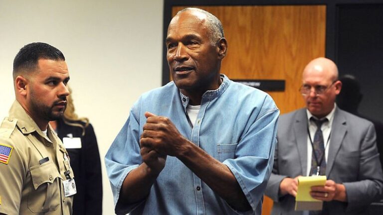 Muere OJ Simpson, héroe caído del fútbol absuelto asesinato