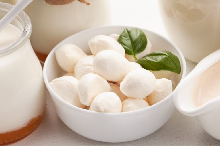 ¿Siempre has tirado el agua de mozzarella? Puedes utilizarla de esta manera y te ahorrarás mucho dinero