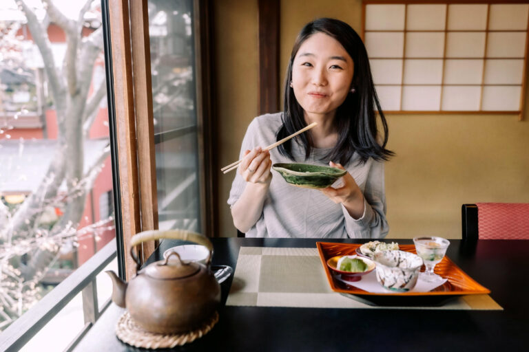 La nutricionista japonesa, donde la gente vive más tiempo en el mundo, revela 6 alimentos occidentales que nunca come