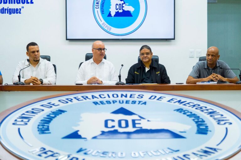 Autoridades dan seguimiento a vaguada; 28 provincias en alerta