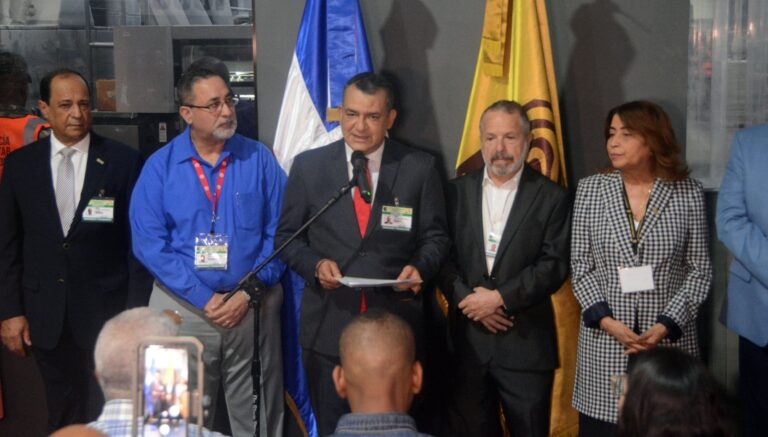 Junta Central Electoral da banderazo de inicio impresión de boletas