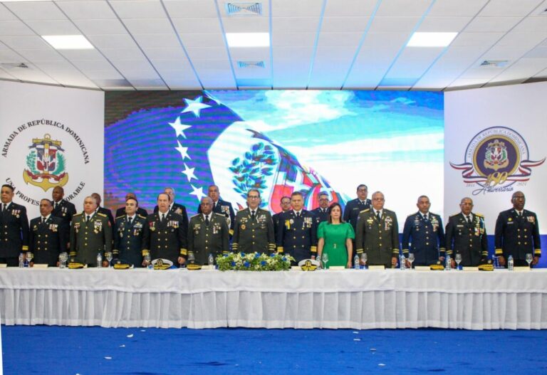 Policiales: Director de la Policía Nacional recibe condecoración “Orden al Mérito Naval”. – Policía Nacional Dominicana