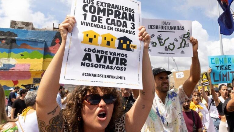 “Canarias tiene un límite”: las multitudinarias protestas contra el turismo masivo que dicen abruma a las islas #FVDigital