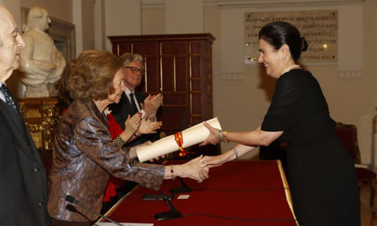 María Amalia León recibió el Cervantes del Mecenazgo