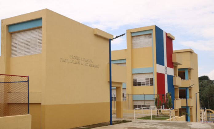 Escuela Básica Prof. Julián Abad Mambrú