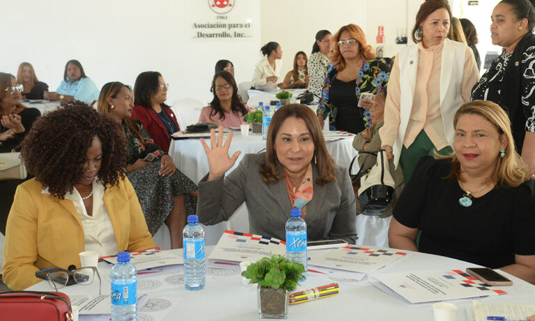 Más representación de mujeres en busca de espacios de poder