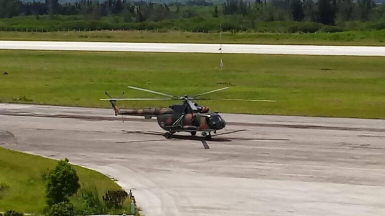 Mueren tres militares cubanos al estrellarse un helicóptero