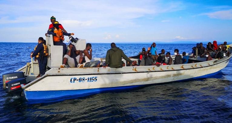 Unos 20 presuntos migrantes haitianos hallados muertos en  bote al norte de Brasil