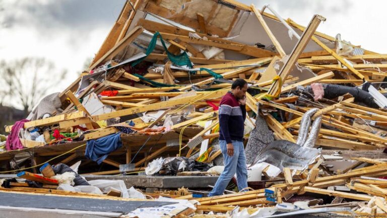 Tornados causan graves daños en suburbios de Nebraska #FVDigital