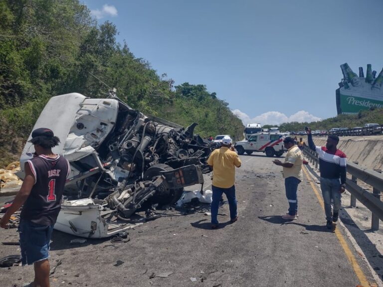 911 coordina asistencia a varios afectados en accidente involucró siete vehículos en La Romana #FVDigital