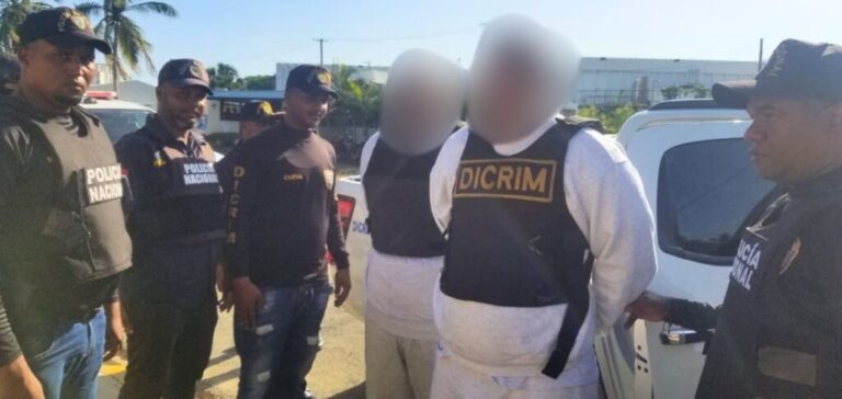 Policiales: Labor conjunta OCN-Interpol Santo Domingo e Interpol de PR permite captura y deportación de cuatro dominicanos prófugos por homicidio en RD. – Policía Nacional Dominicana