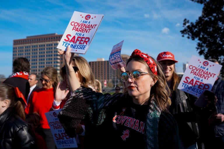 Senado de Tennessee aprueba proyecto de ley que permite a maestros portar armas tras tiroteo mortal en Nashville