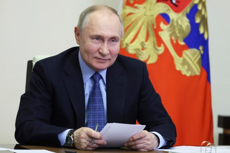 Putin firma decreto y ordena el servicio militar para 150,000 reclutas #FVDigital