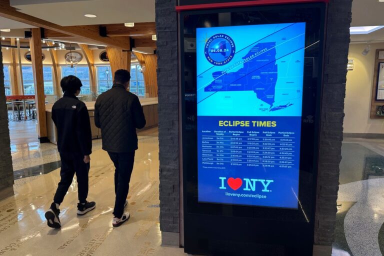 Nueva York espera a un millón de visitantes para ver el eclipse solar en el norte del estado