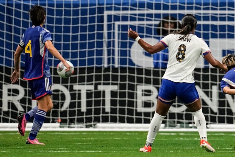 Jaedyn Shaw en el partido entre USWNT y Japón para avanzar a la final de la SheBelieves Cup