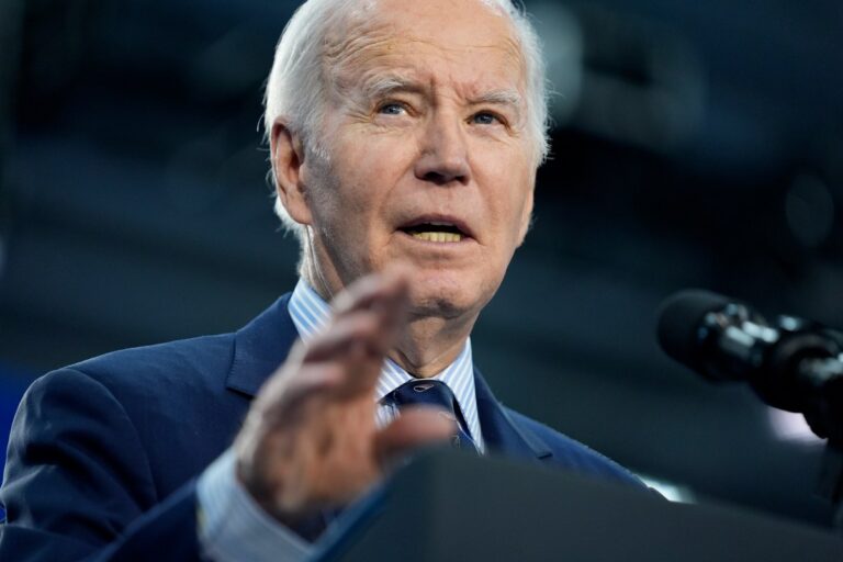 Biden busca voto afroamericano: esto dijo en Filadelfia