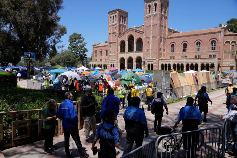 Manifestantes se enfrentan en campus de UCLA en protestas contra acciones militares en Gaza #FVDigital