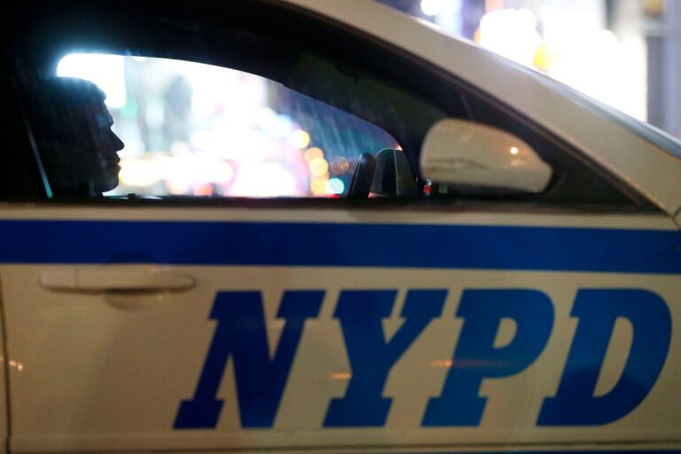Tiradores en scooters mataron a tiros a un hispano e hirieron a otras cuatro personas en Nueva York #FVDigital
