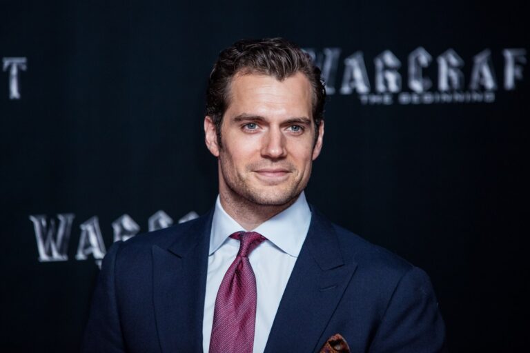 VIDEO: Henry Cavill y su novia Natalie Viscuso esperan a su primer hijo