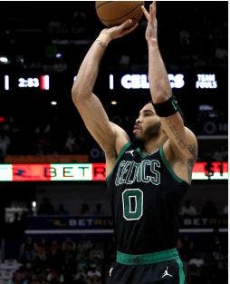 ¡Tras los playoffs! Celtics primero en escalar a la cima