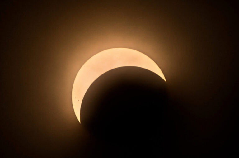 ¿Hay eclipses en otros planetas? – Remolacha   #FVDigital