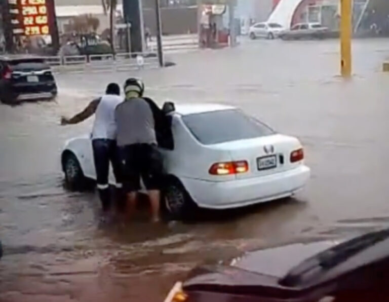 Aguaceros provocan inundaciones en Santiago (video) – Remolacha   #FVDigital