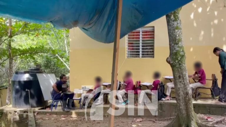 Dan clases bajo lona por miedo a derrumbe en escuela – Remolacha   #FVDigital