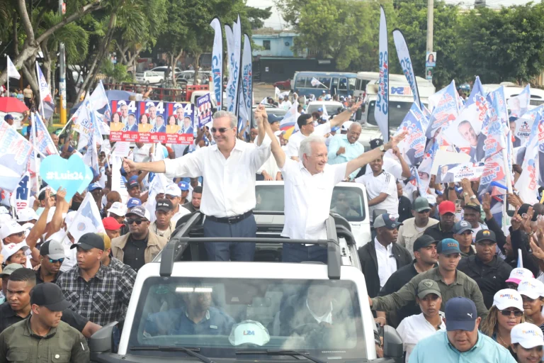 Abinader finaliza actividades este sábado encabezando caravana en SDE