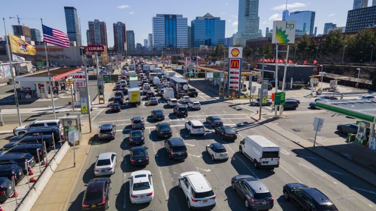 Tarifa por Congestión: Juez en Manhattan escucha argumentos para tratar de impedir que entre en vigencia el plan