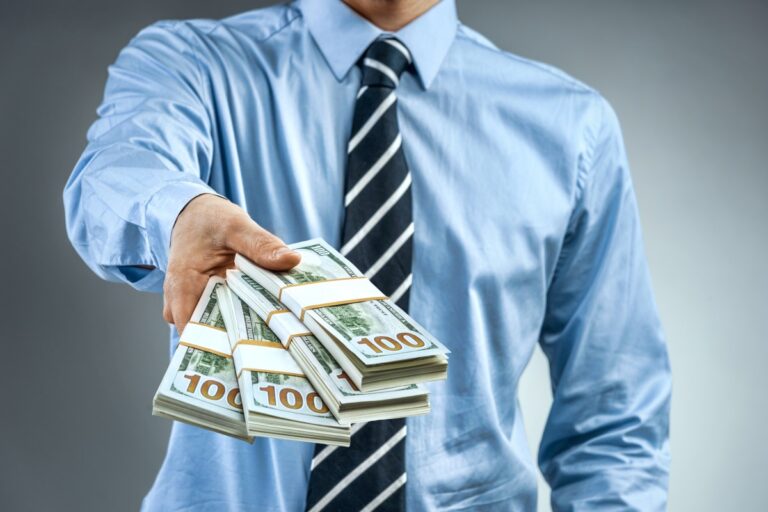 Experto en lotería señala cuáles son los peores errores que cometen los ganadores al recibir su premio