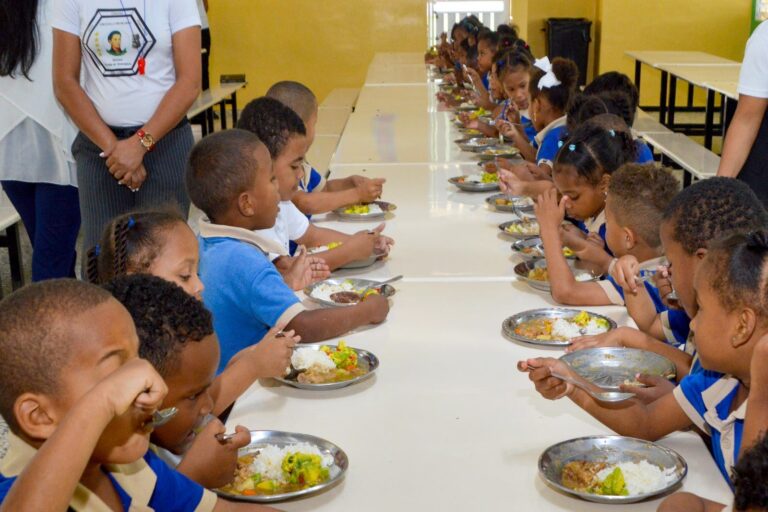 INABIE entregó más de 269 millones de raciones alimenticias durante el primer trimestre del año