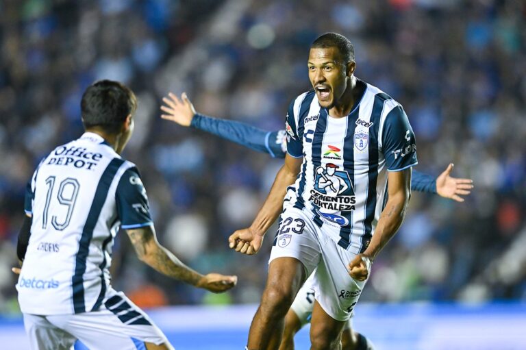 Salomón Rondón sigue marcando y asume en solitario el liderato de goleo en el Torneo Clausura #FVDigital